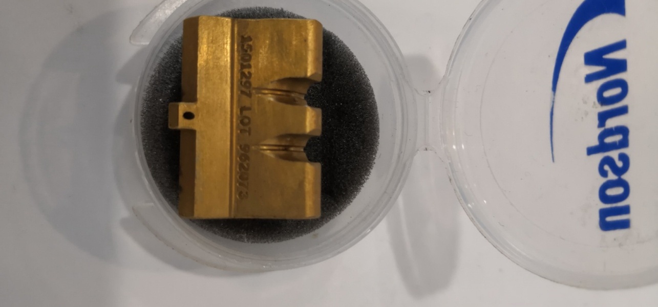 8901459068_464718884