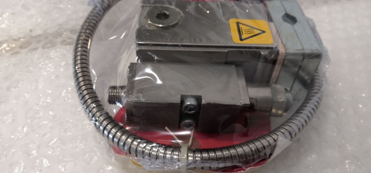 9018104376_464718884