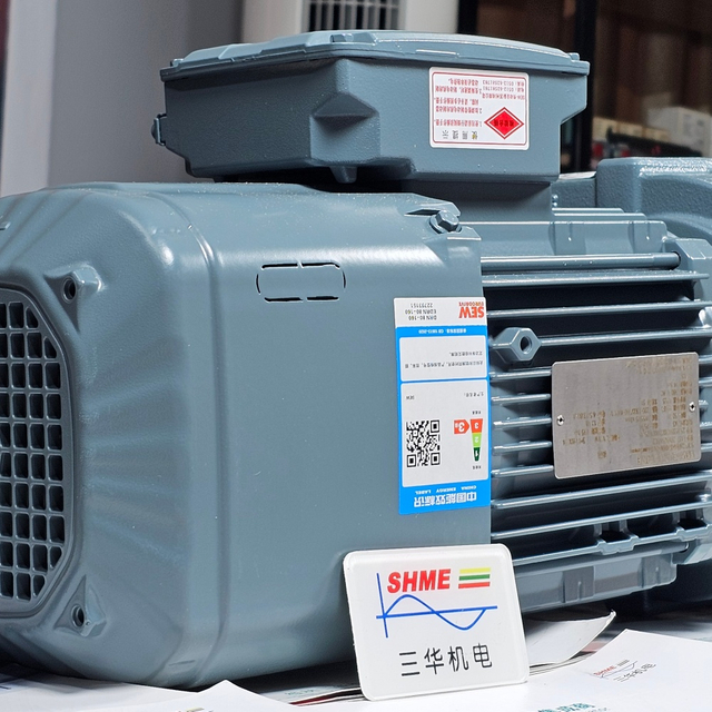 SEW/Мотор-редуктор с параллельным валом/S67/S77