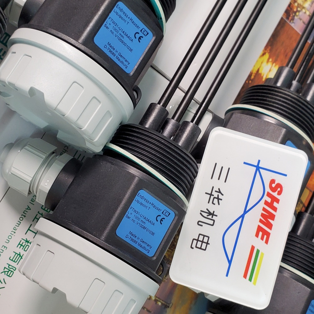 Эндpecc+Xay3ep /E+H Измерение уровня по давлению Перепад давления Deltabar PMD55