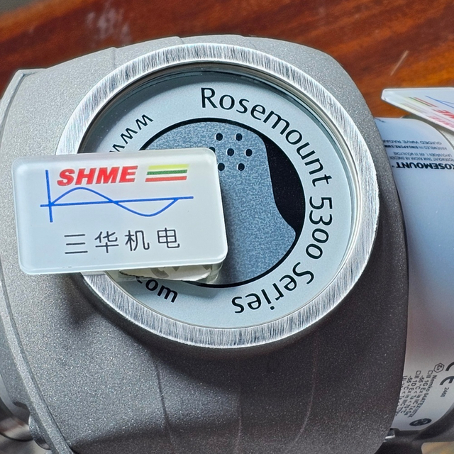 Измеритель массового расхода и плотности Кориолиса Emerson/Rosemount Micro Motion ELITE Peak Performance/CMFHC3M Кориолисовый измеритель, 8–10 дюймов (DN200–DN250), нержавеющая сталь 316L