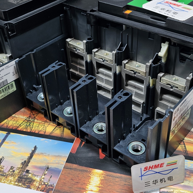 Инвертор Schneider / Сетевой фильтр Altivar / VW3A8201 / VW3A8202