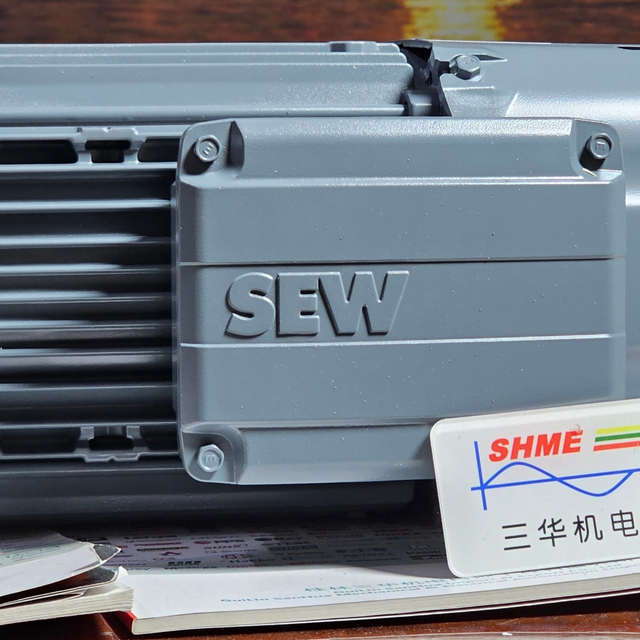 SEW/Мотор-редуктор с параллельным валом/Серия S/S37