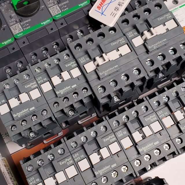 Инвертор Schneider / Комплект подключения Altivar Drive / VW3A8310