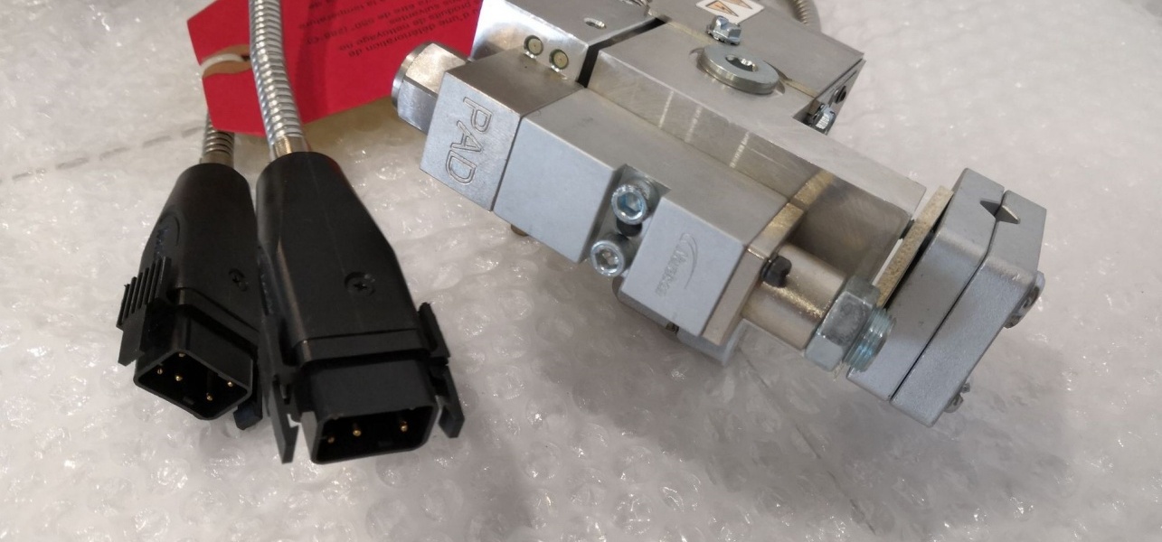 9016721172_464718884