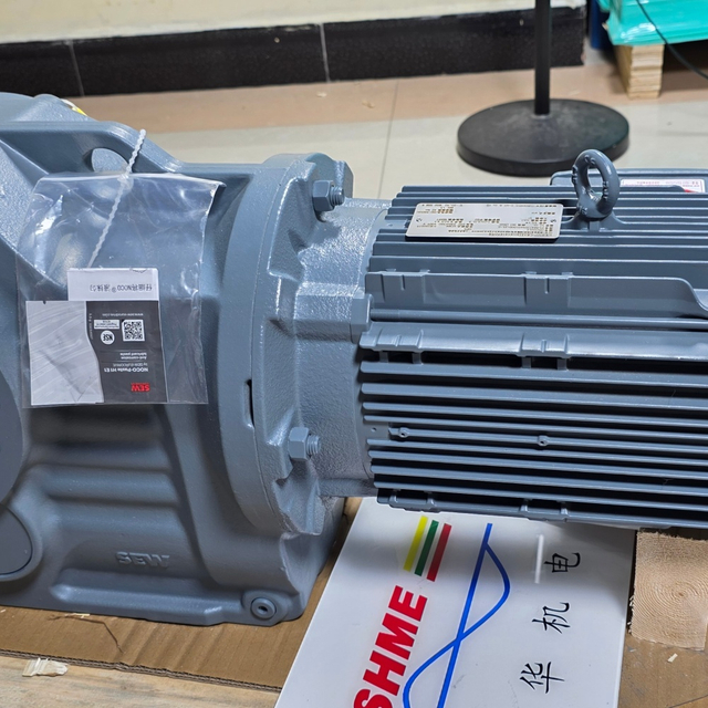 SEW/цилиндрический линейный мотор-редуктор/серия R/R17