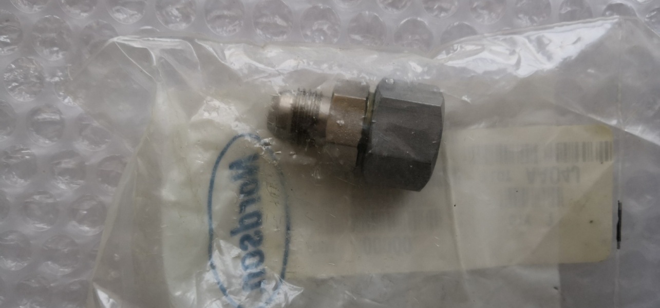 8998927247_464718884